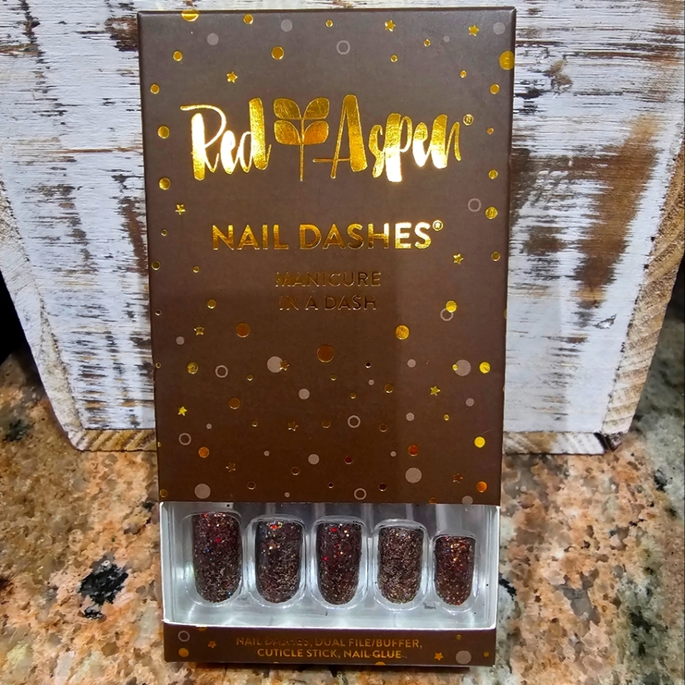 Red Aspen Medium Nails